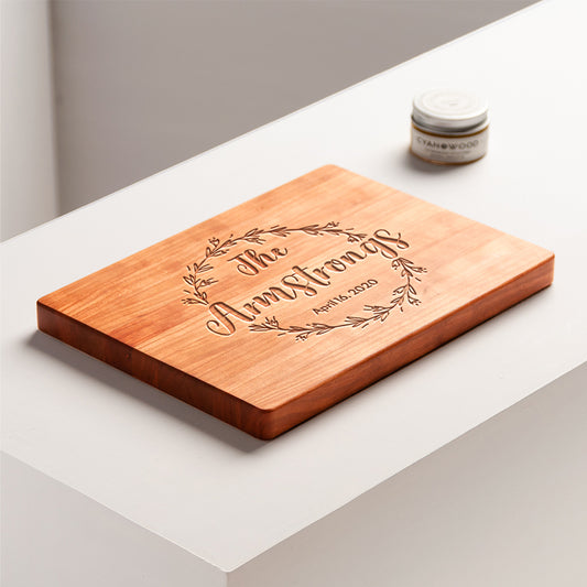 Cutting Board with Cherry Wood - Rectangular Shape - Circle Wreath Engraved